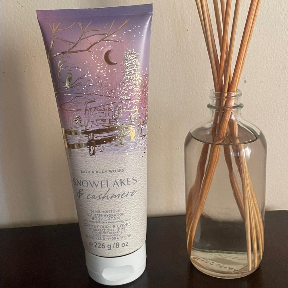 Bath and Bodyworks SnowFlakes & Cashmere